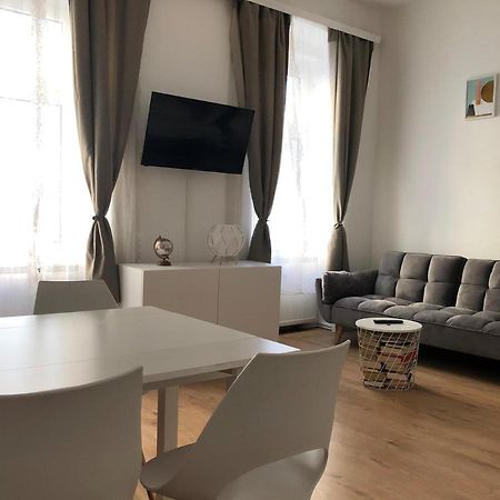 Central Apartment Near Subway Station 2 Wien Eksteriør billede