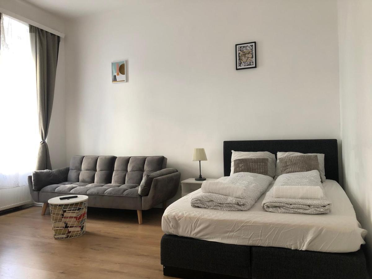 Central Apartment Near Subway Station 2 Wien Eksteriør billede